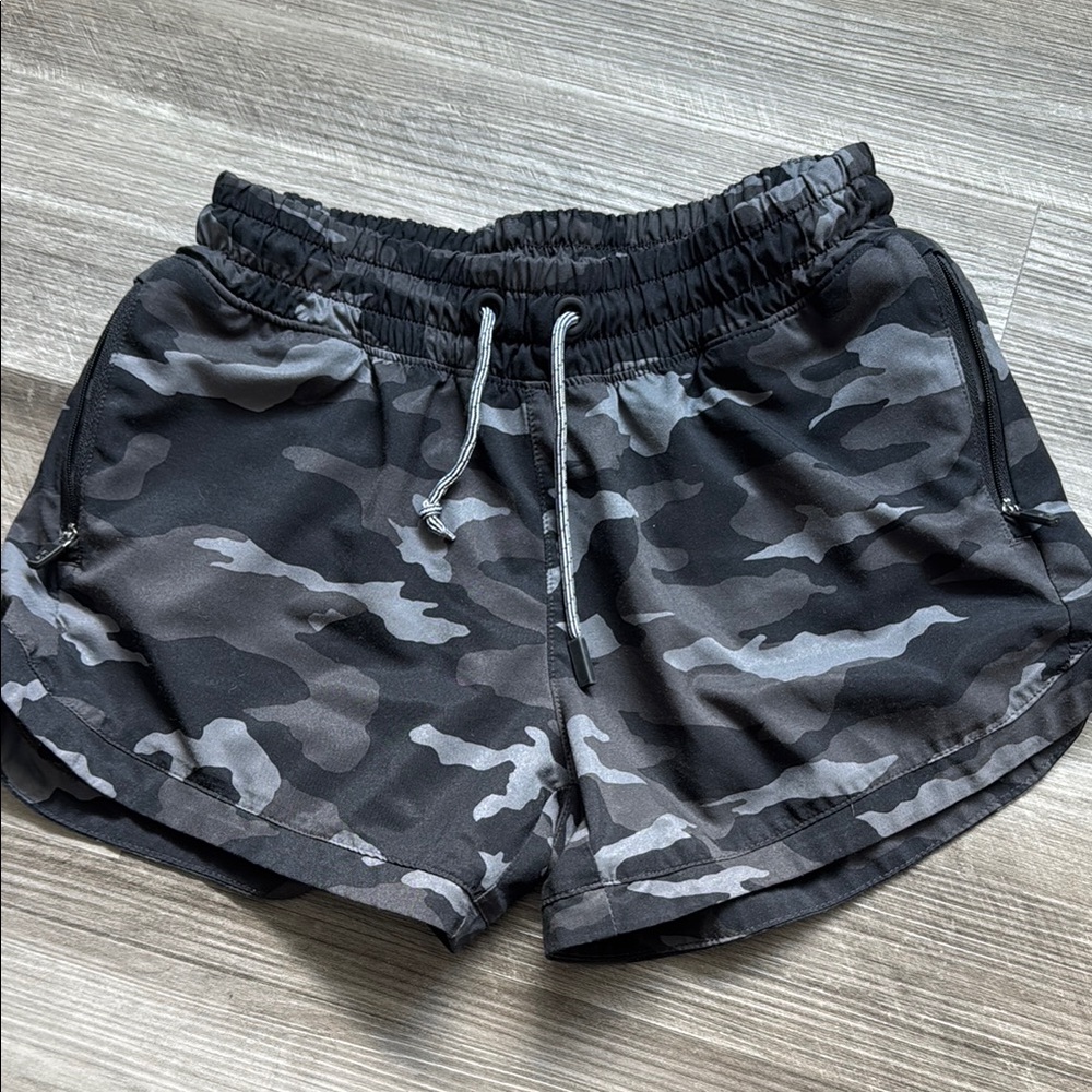 Athleta Girl 12 camo shorts black gray large athletic gym summer